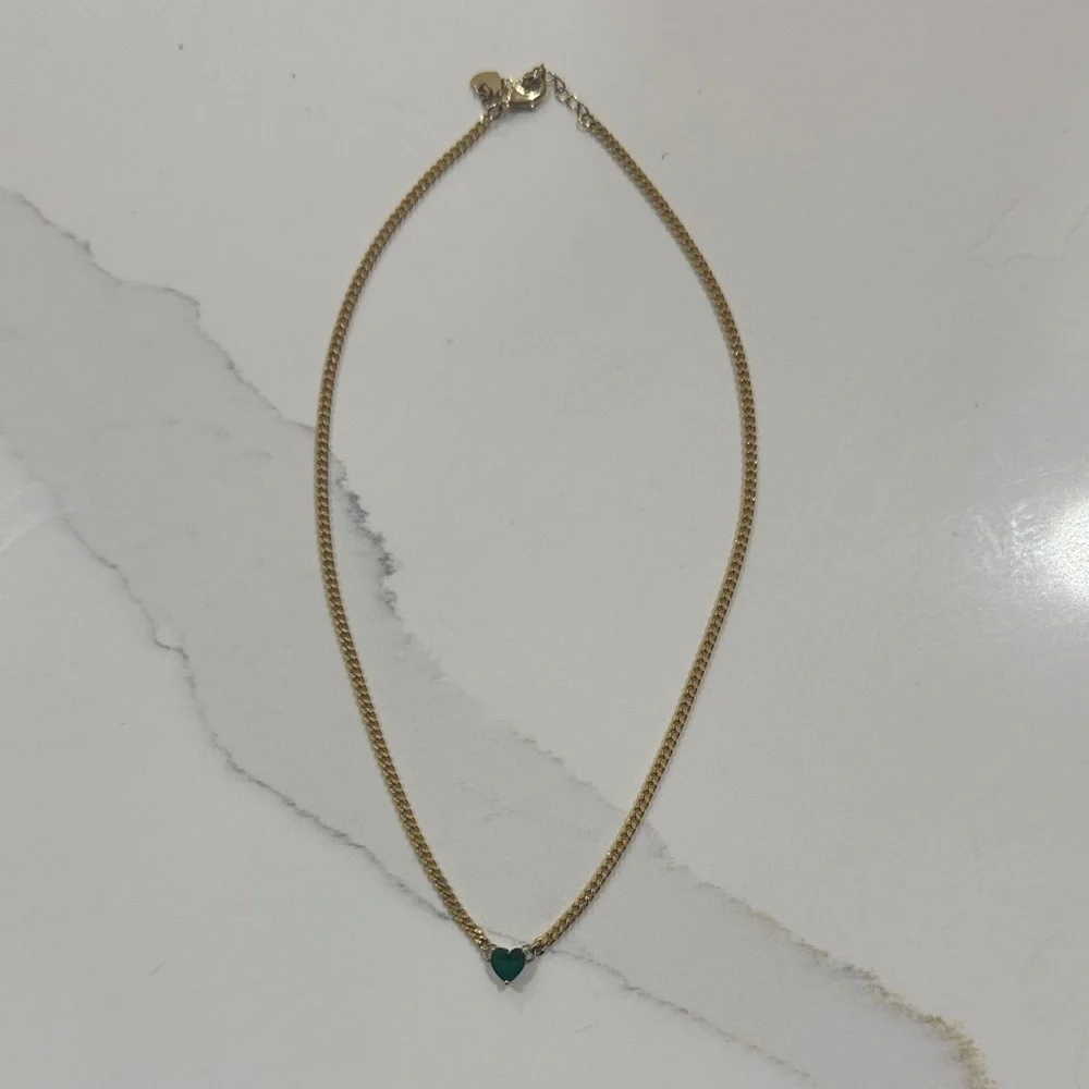GREEN Heart Emerald Necklace - Picture 4 of 5